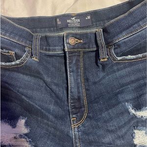 HOLLISTER ripped Jean shorts